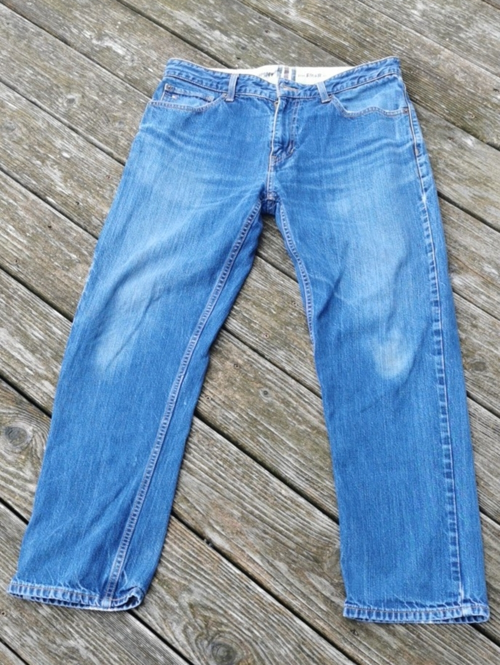 VintageY2K Men's TommyHilfiger Classic Medium Blue Denim Wash Jeans. Size 32/30